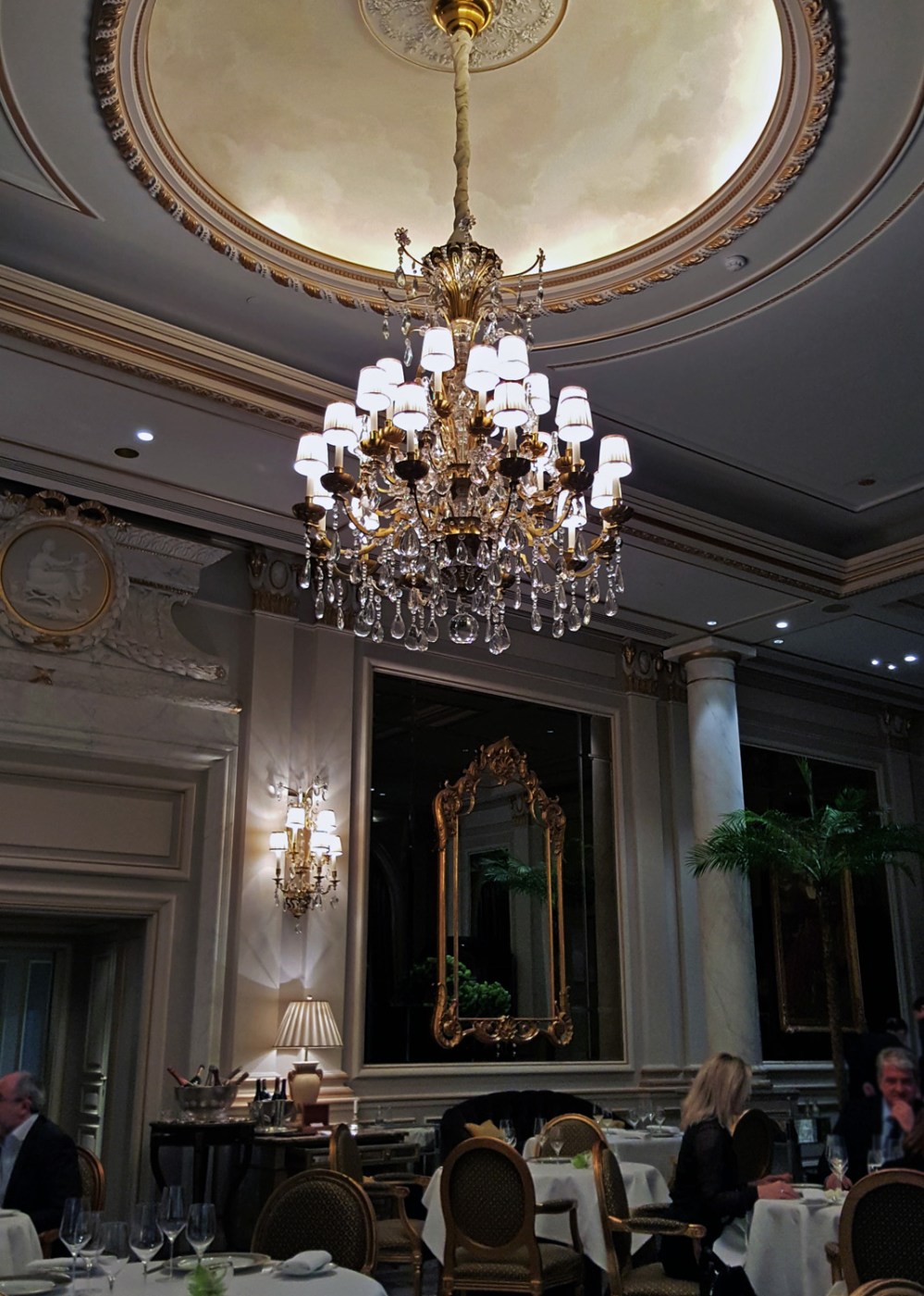 Le Cinq , George V , Paris