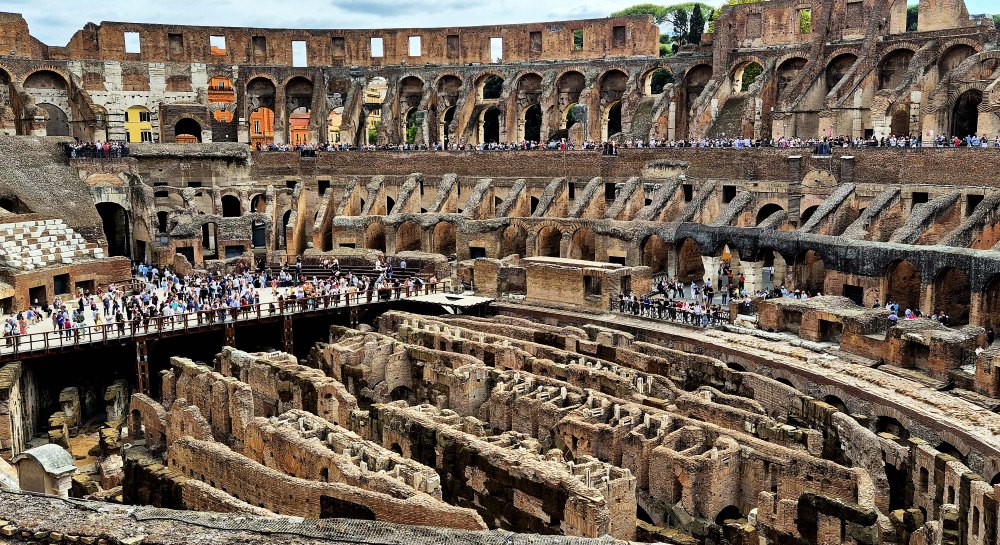 BEST IN ROME COLOSSEUM